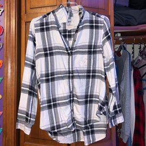 black and white AE plaid flannel shirt